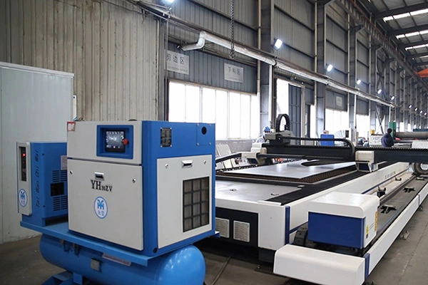 Automatic laser cutting machine