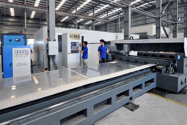 Automatic laser welding machine