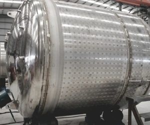 Stainless Steel Sanitary Tanks & Vessels